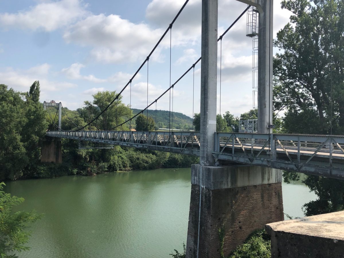 PONT SUSPENDU
