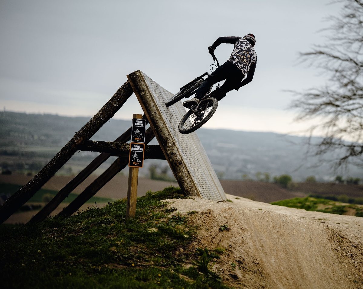 Smooth Biking School