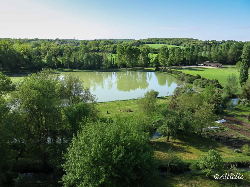 Aire de Loisirs de Château-Larcher