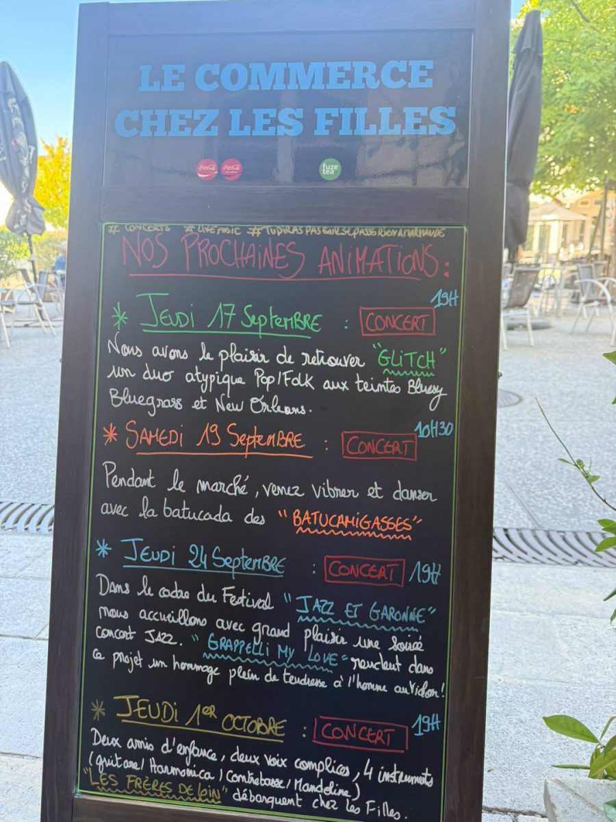 La Batucada "Batucamigasses"  au Café Le Commerce Chez les Filles