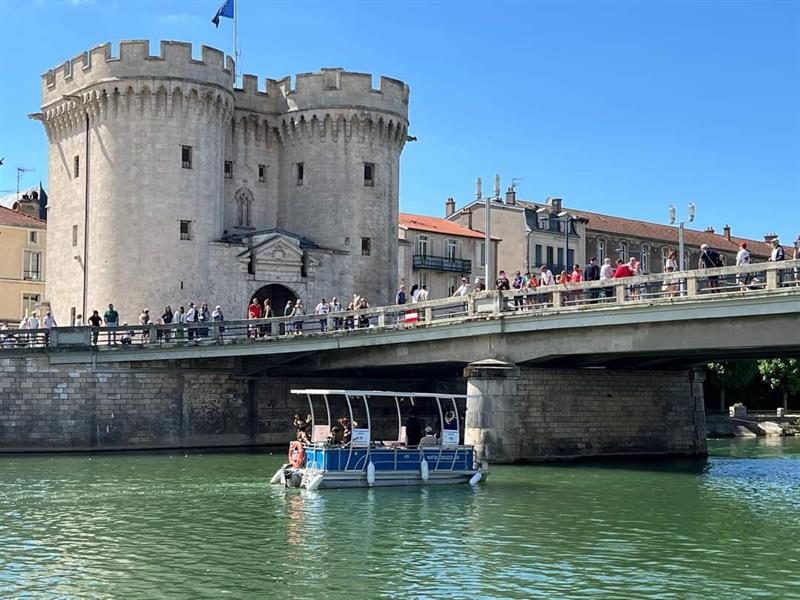 Balade en bateau solaire Lor'n boat