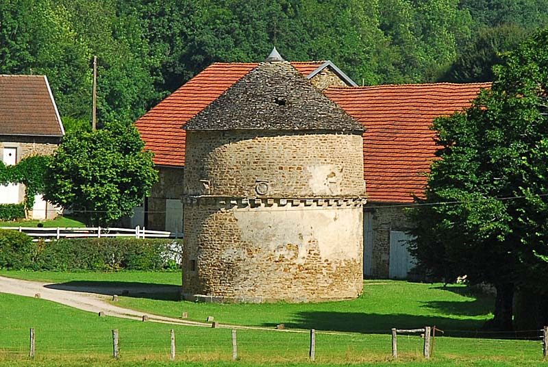 Pigeonnier de la ferme de la Valpelle