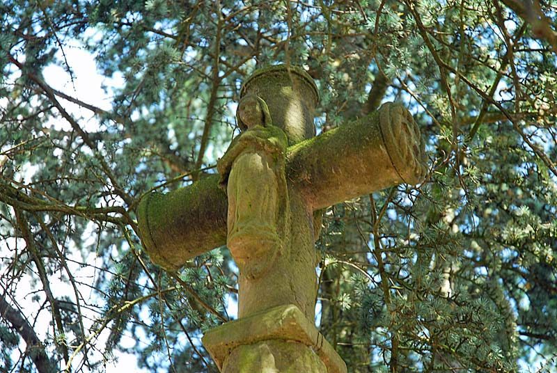 Croix XVIe siècle de Lecey