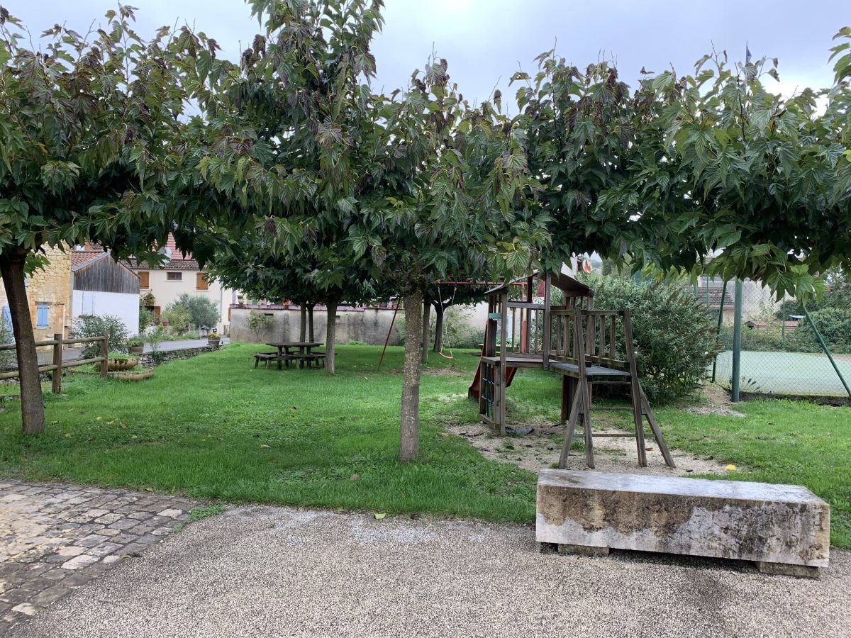 Aire de pique nique et de jeux de Gigouzac