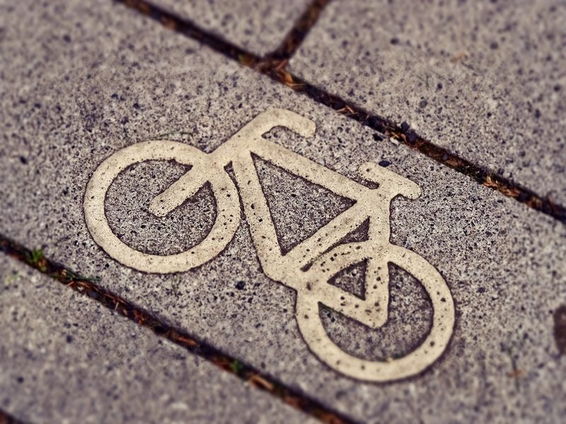 Borne de charge électrique pour vélo