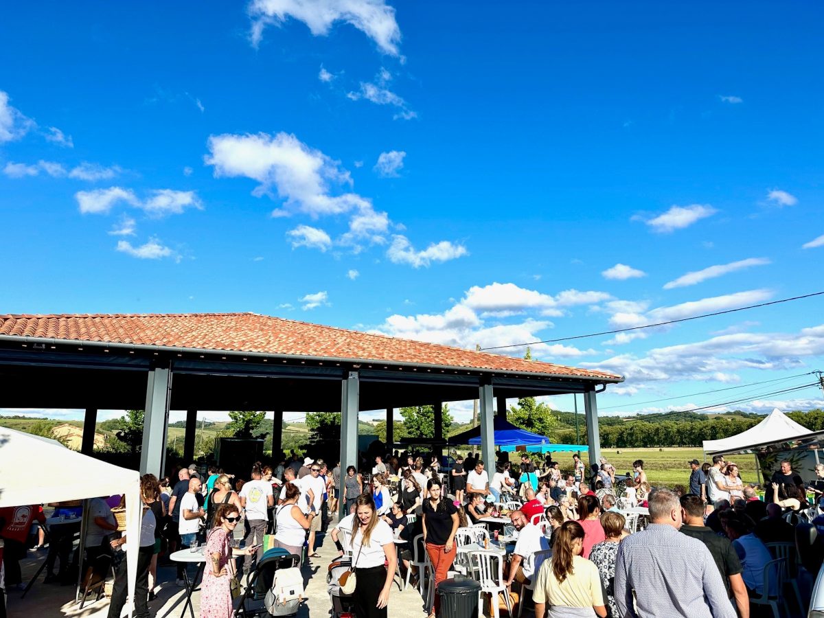 MARCHÉ