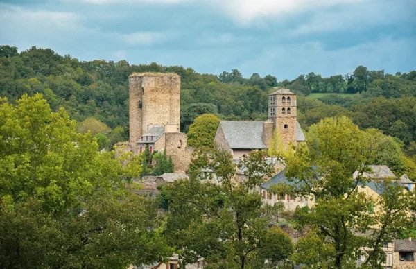Visitez Calmont - village fortifié