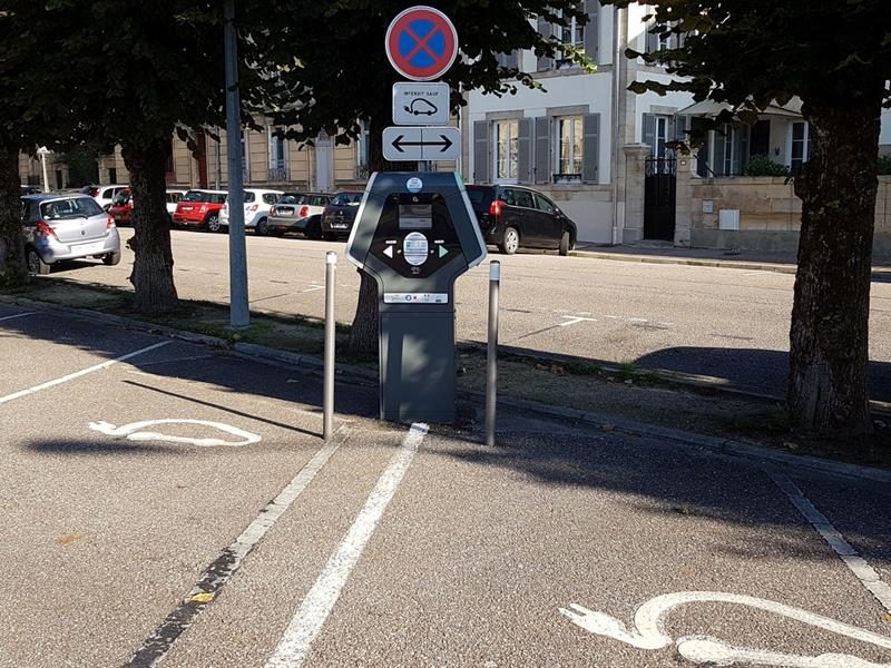 Borne de recharge pour véhicule électrique
