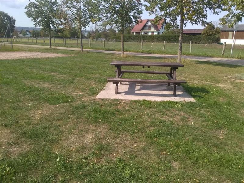 Aire de pique-nique Sentier des Bornes