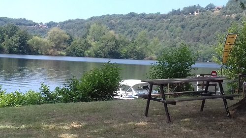 Aire de pique nique à Trémolat