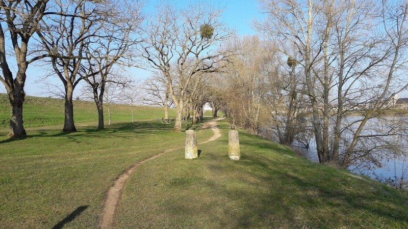 Aire de pique-nique en amont de Jargeau