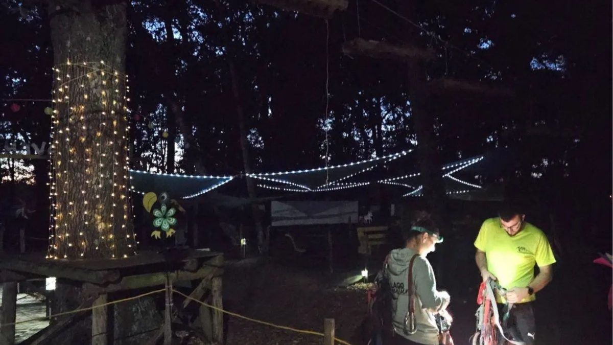 Soirée accrobranche nocturne