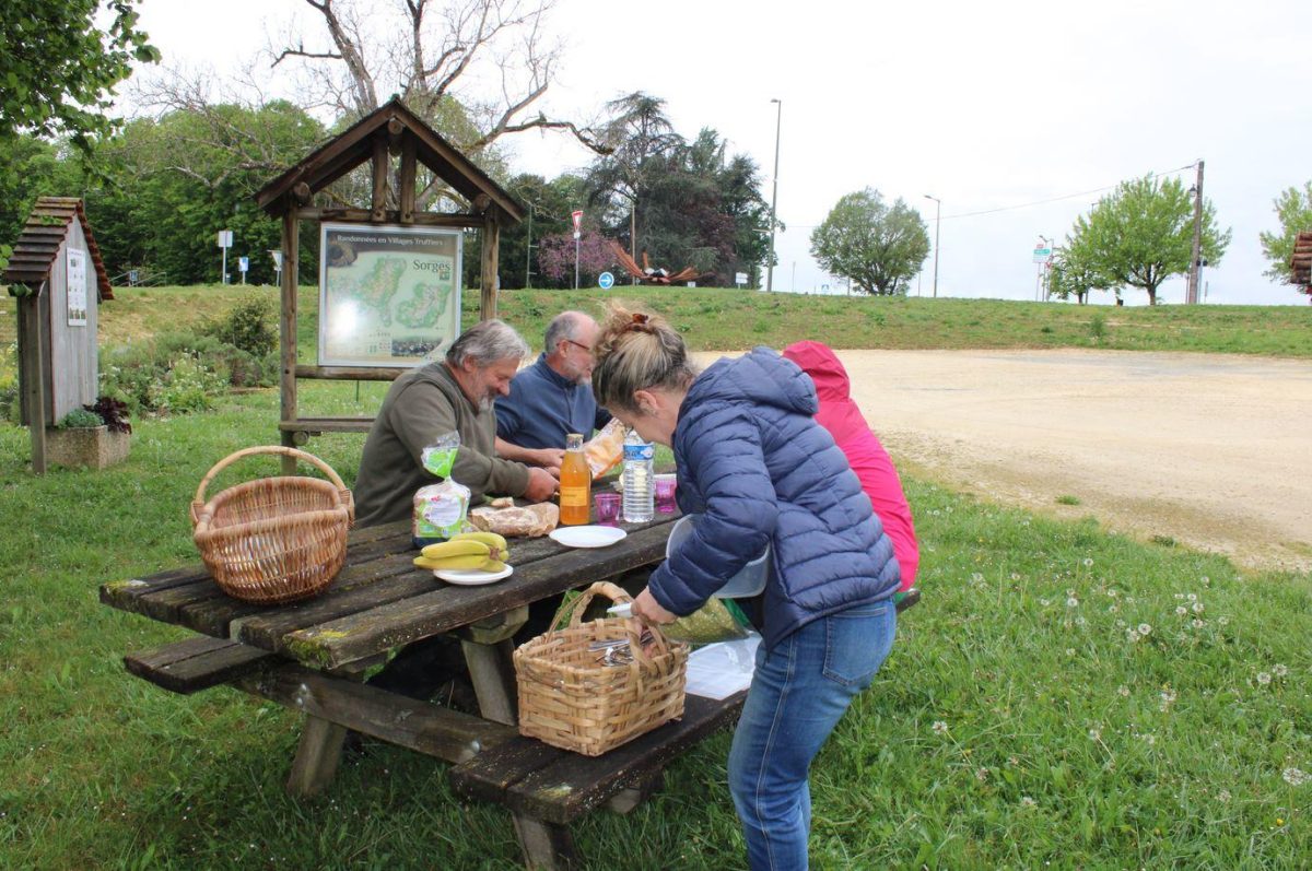 Aire de pique nique à Saint-Geyrac