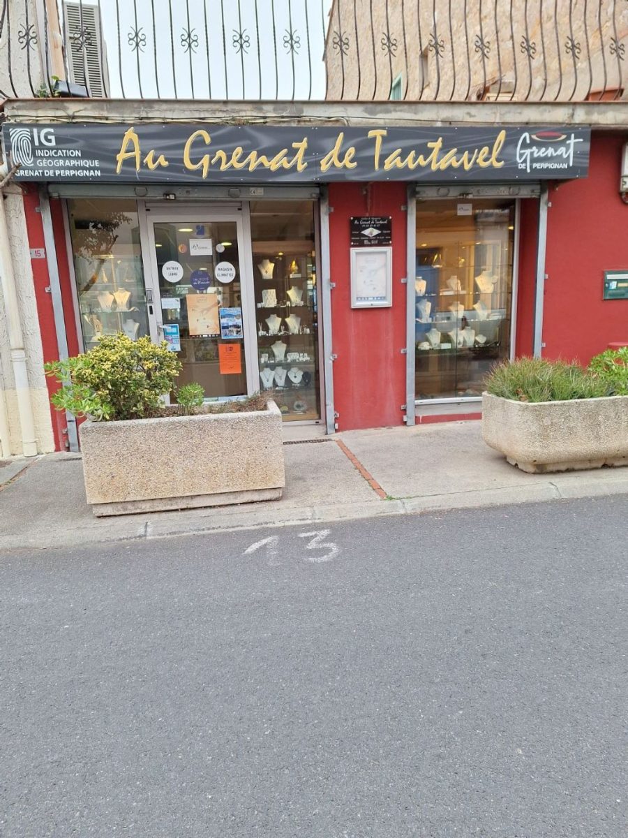 AU GRENAT DE TAUTAVEL