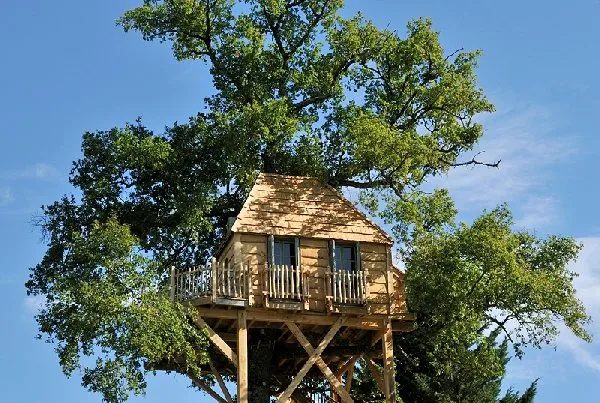 Le Château de Labro et sa Cabane Perchée