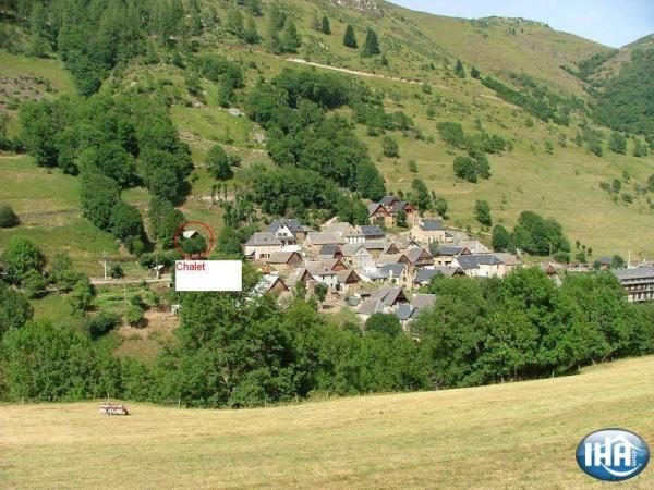 CHALET DANS PETIT VILLAGE DE MONTAGNE