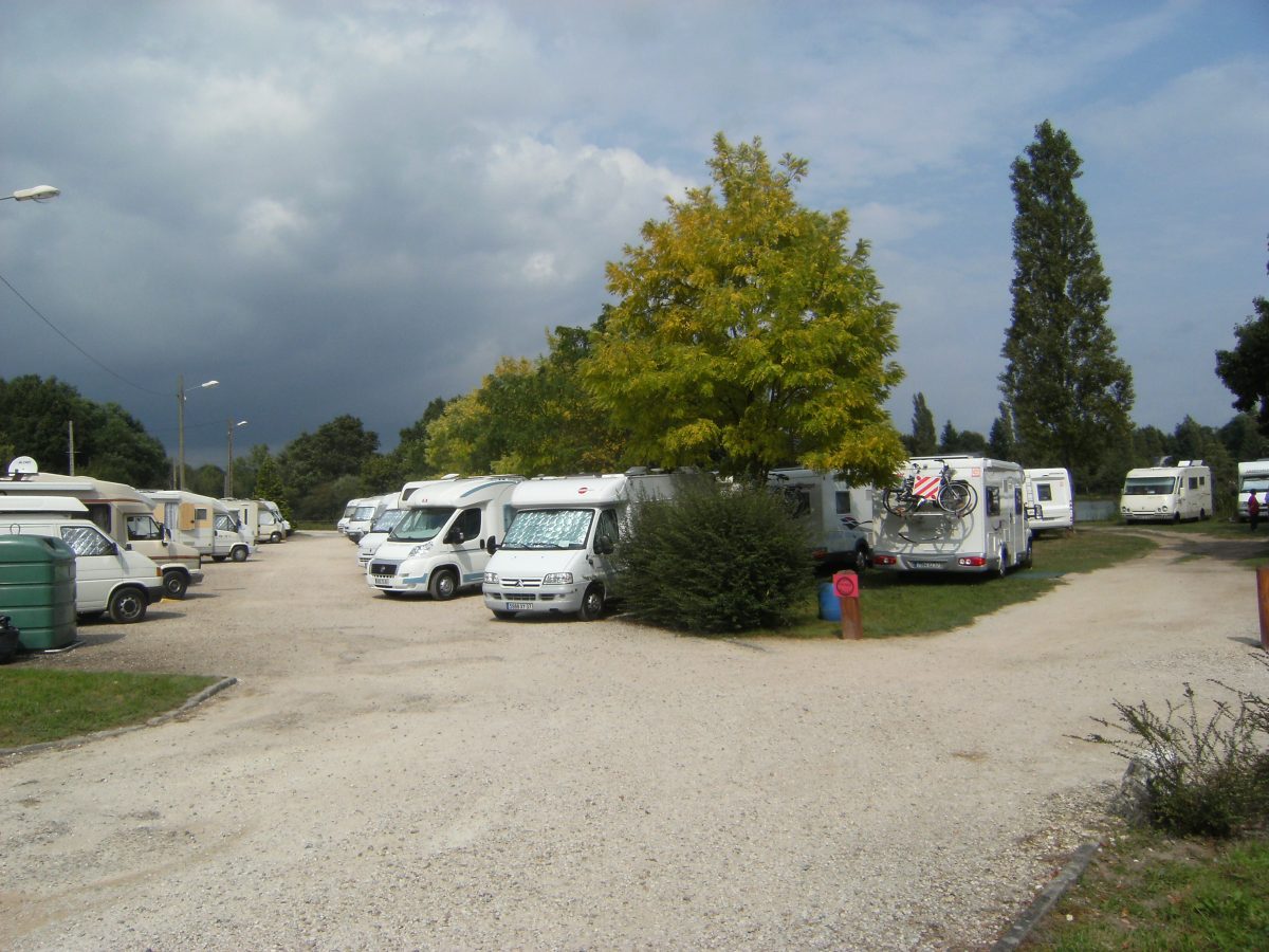 Aire de stationnement et de services pour camping-cars - La Ferté-Beauharnais