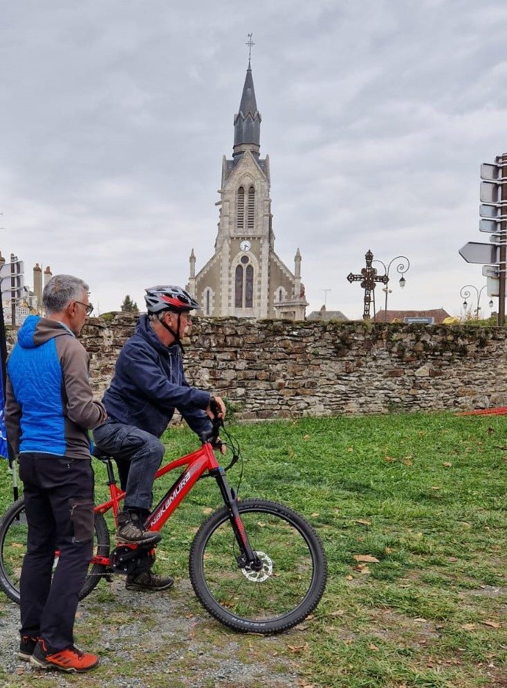 VTT électrique à la base de plein air