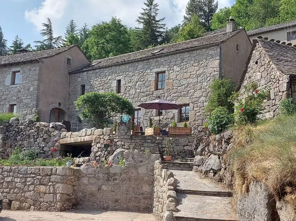 L'OUSTAL DE MARIE