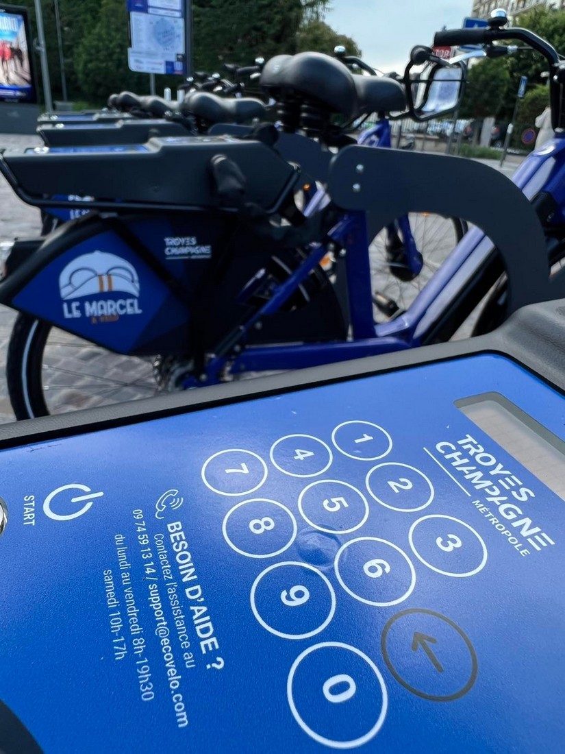 Le Marcel à vélo : le vélo libre-service à assistance électrique - Station Y Schools / Brossolette