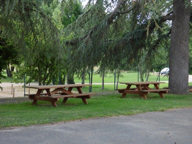 Aire de pique-nique à Louin