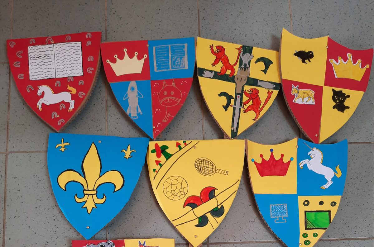 Atelier blasons, au Château de Morlanne