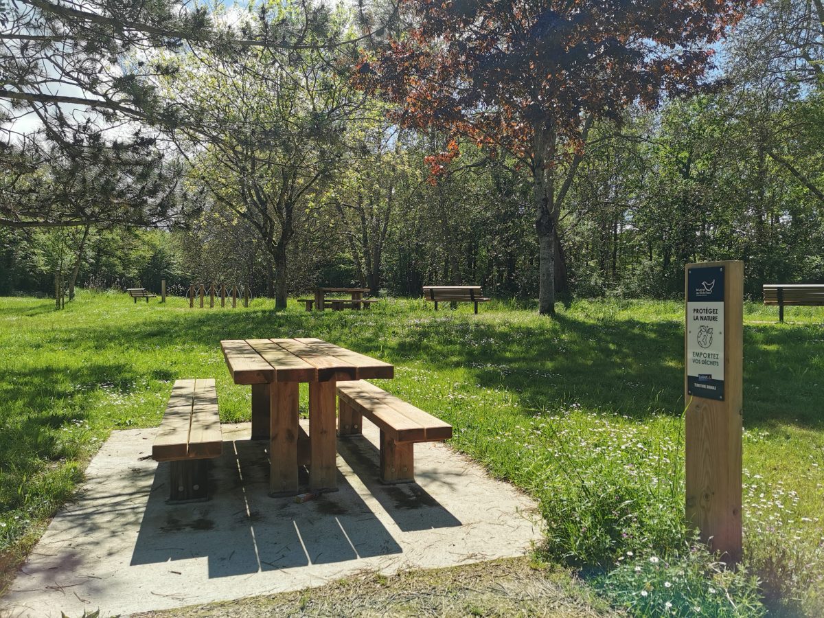 Aire de services du Canal d'Orléans à Chevillon-sur-Huillard