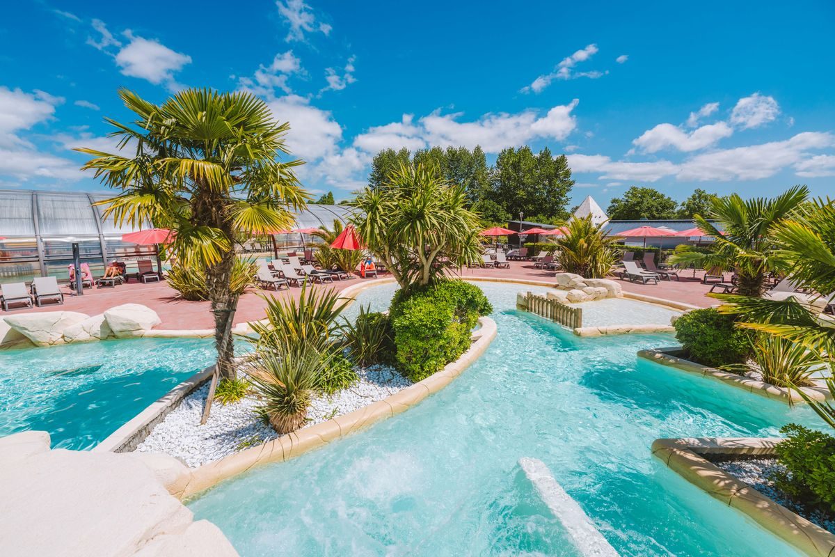 Aire de camping-car > Camping Les Îles - Vagues océanes