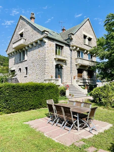 La maison au toit vert