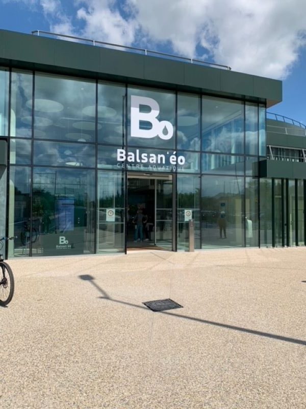 Espace réception du centre aquatique Balsan'éo