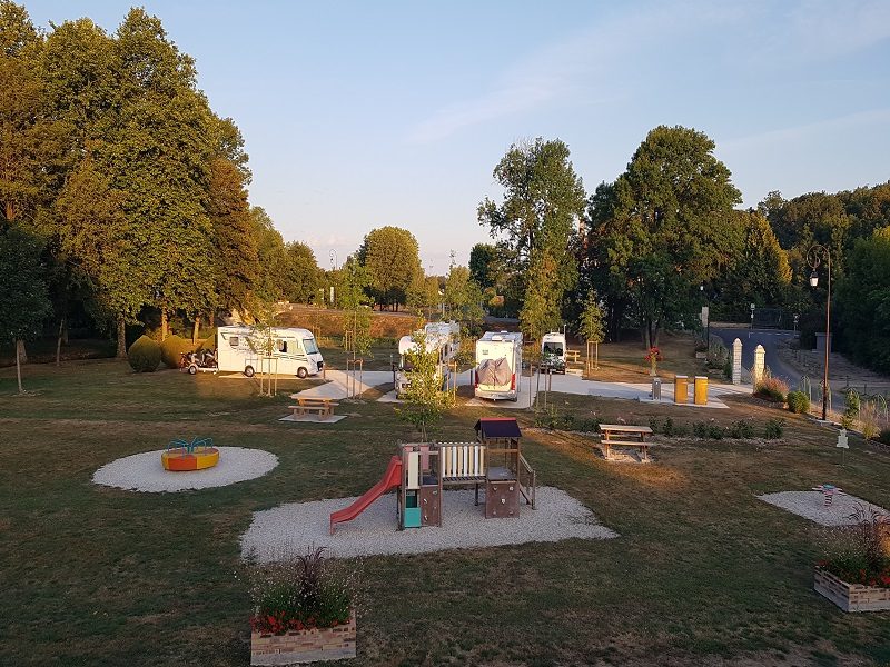 Aire de camping-car Nouans-les-Fontaines