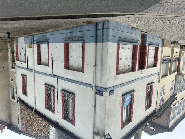 Mme Valérie RENNESSON Place Armand Fourot