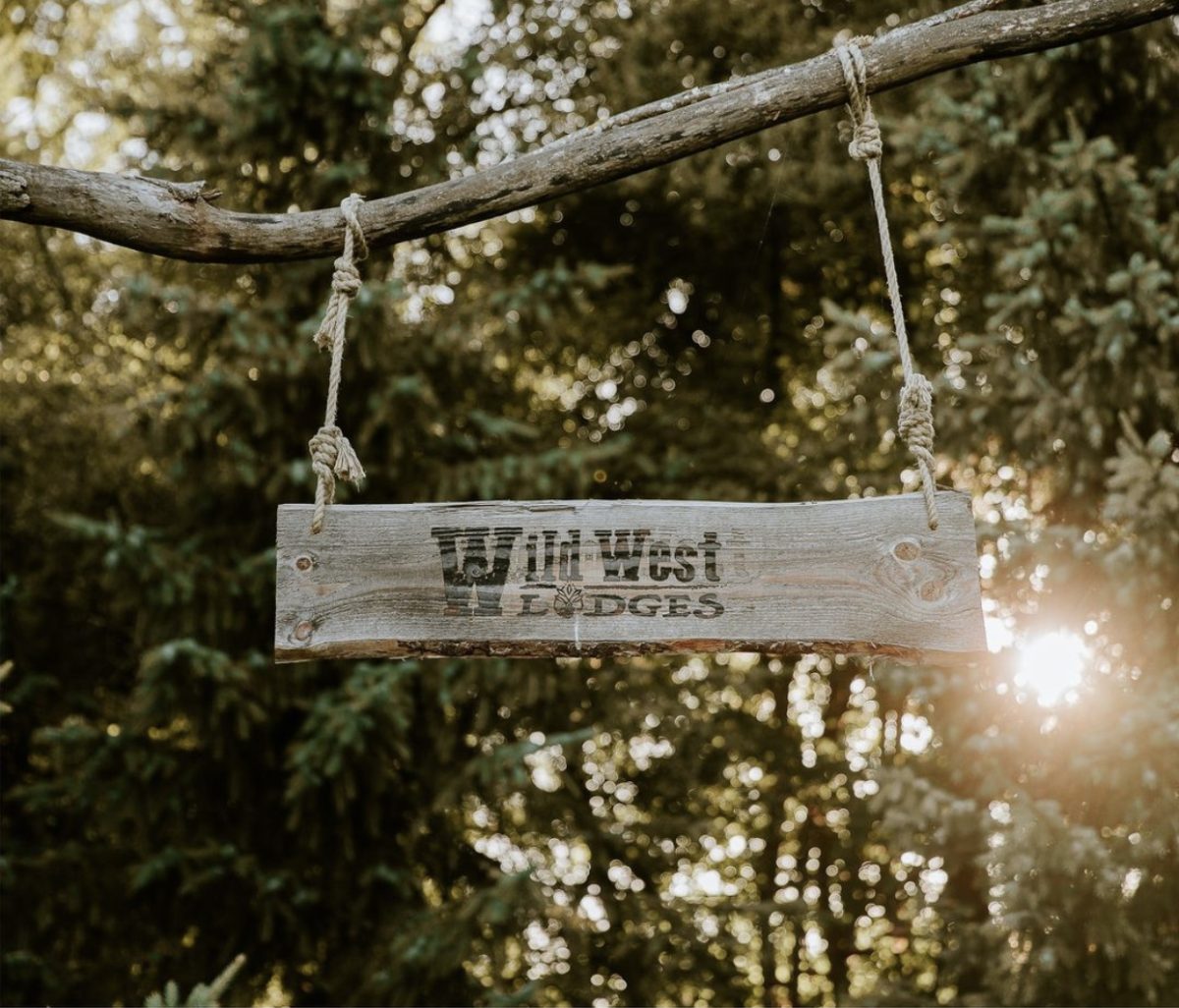 Wild West Lodge - Ecodomaine La Rêverie