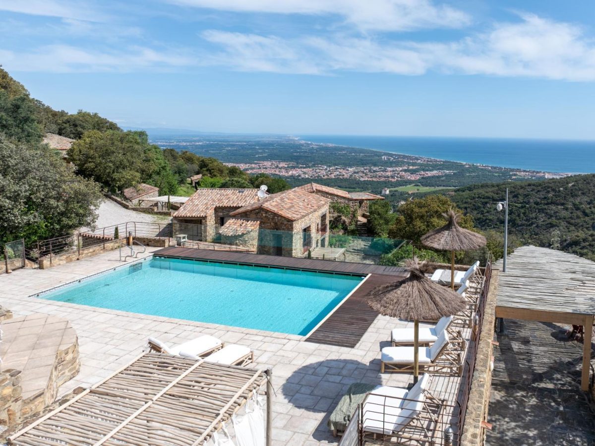 LE HAMEAU - LA PERLE DES ALBÈRES