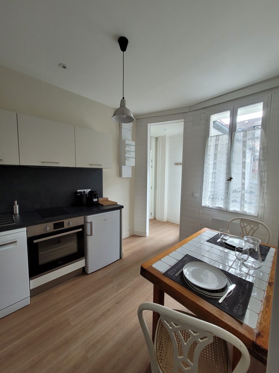 APPARTEMENT LA BELLE SAISON - MYRTILLE - LUCHON CENTRE T2 - SPACIEUX