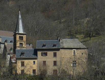 ÉGLISE AVEC CLOCHER SAINT-BARTHELEMY ET CIMETIÈRE