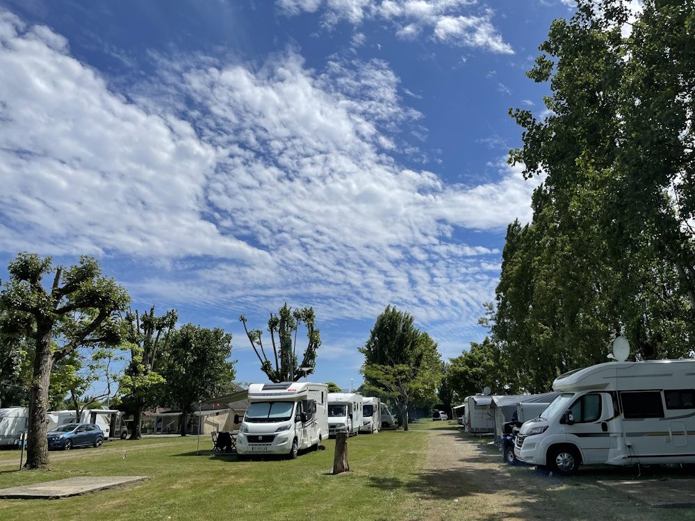 Aire naturelle et camping à la ferme La Grange