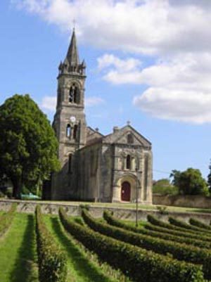 Façade de l'église Saint-Pierre de Loupiac