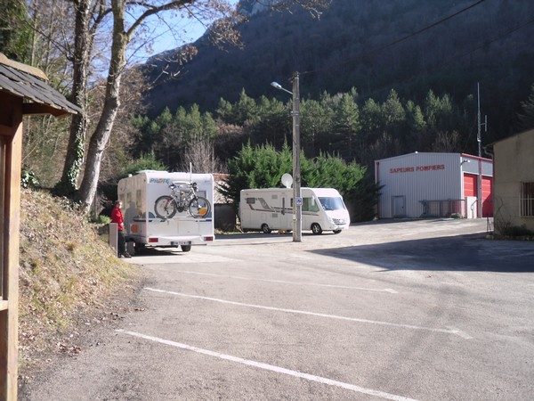 AIRE DE SERVICES POUR CAMPING-CARS - LA DEVÈZE