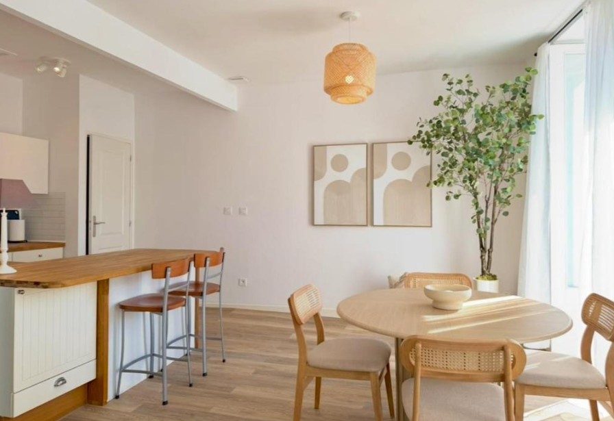 Appartement de luxe avec vue sur le marché de la ville historique