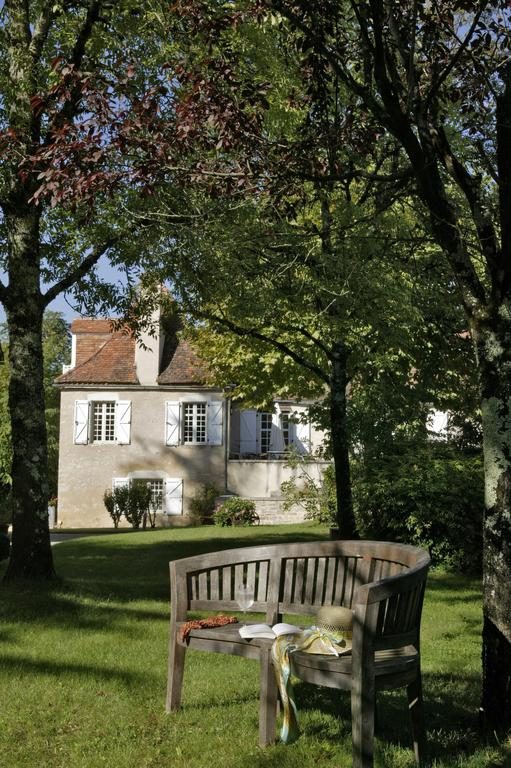 Maison 14 p. avec piscine chauffée au centre de Martel