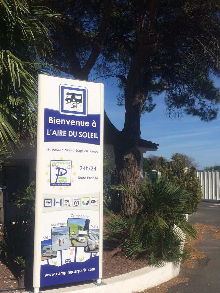 CAMPING CAR PARK AIRE DU SOLEIL