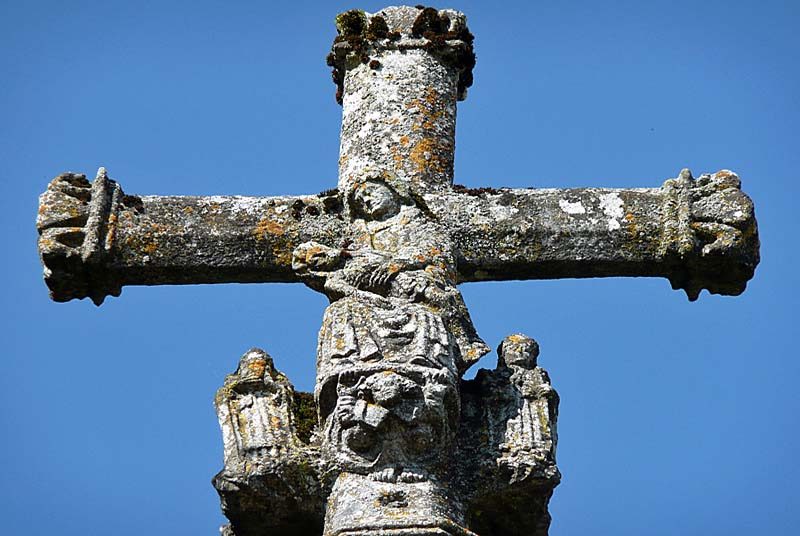 Croix de carrefour à Brennes
