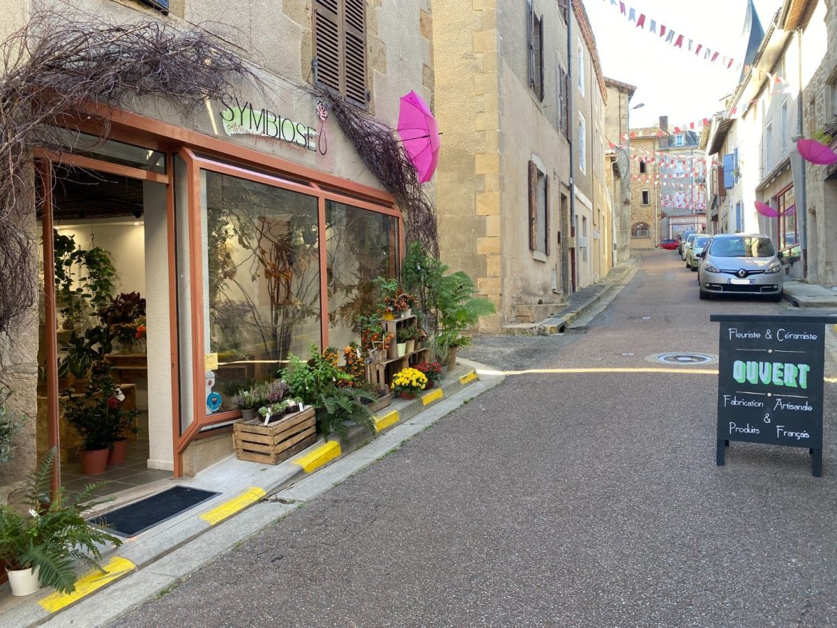 Symbiose artisans fleuriste et céramiste