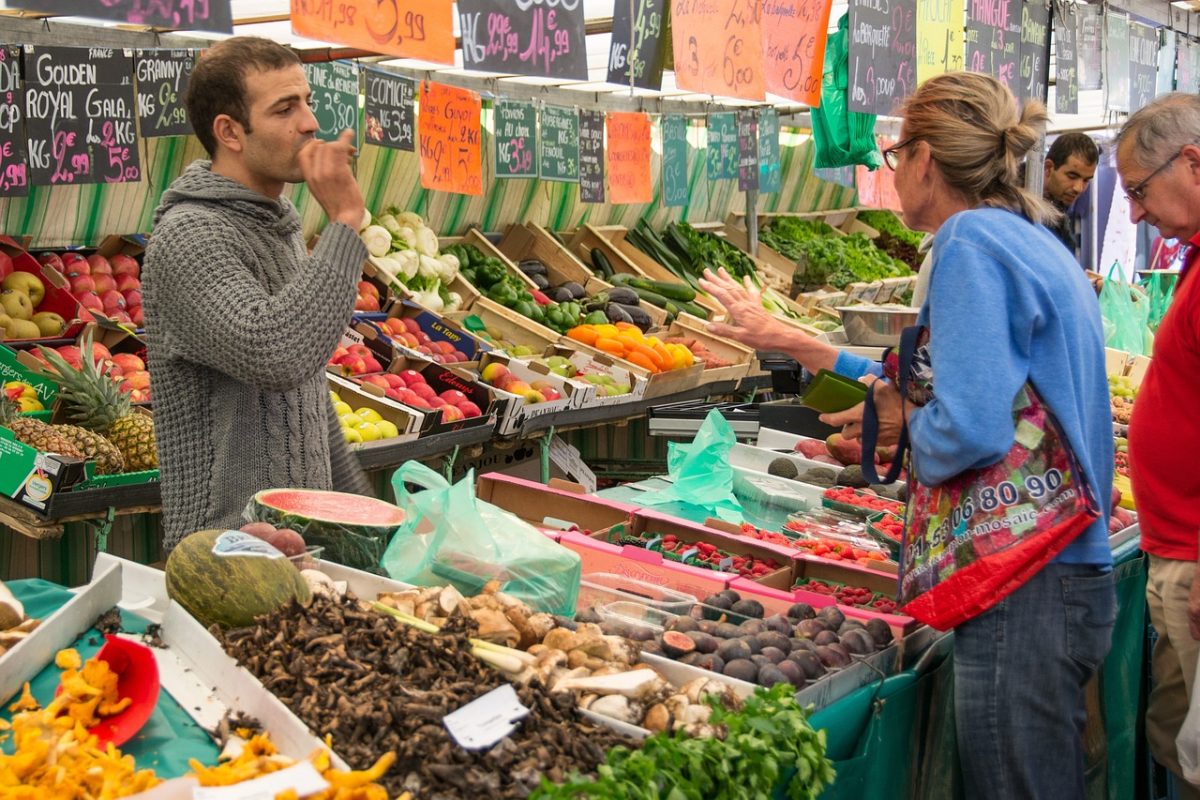 Marché hebdomadaire de Luzy