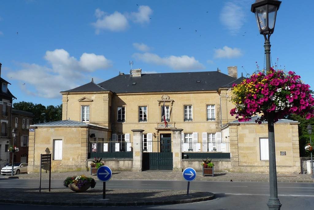 Visite de la Sous-Préfecture de Rethel