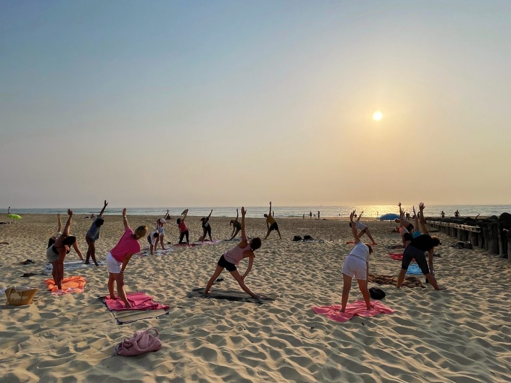 Découverte du yoga sur la plage