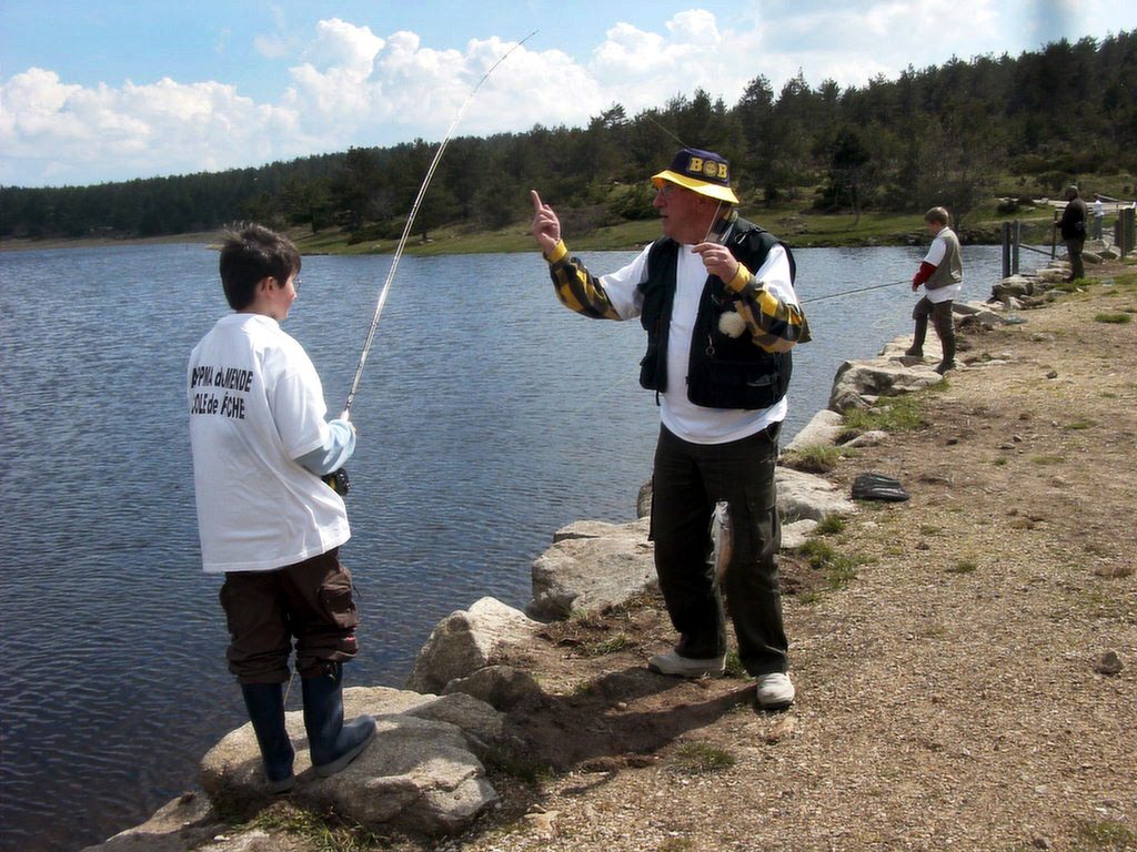 INITIATION À LA PÊCHE À LA MOUCHE POUR LES ENFANTS