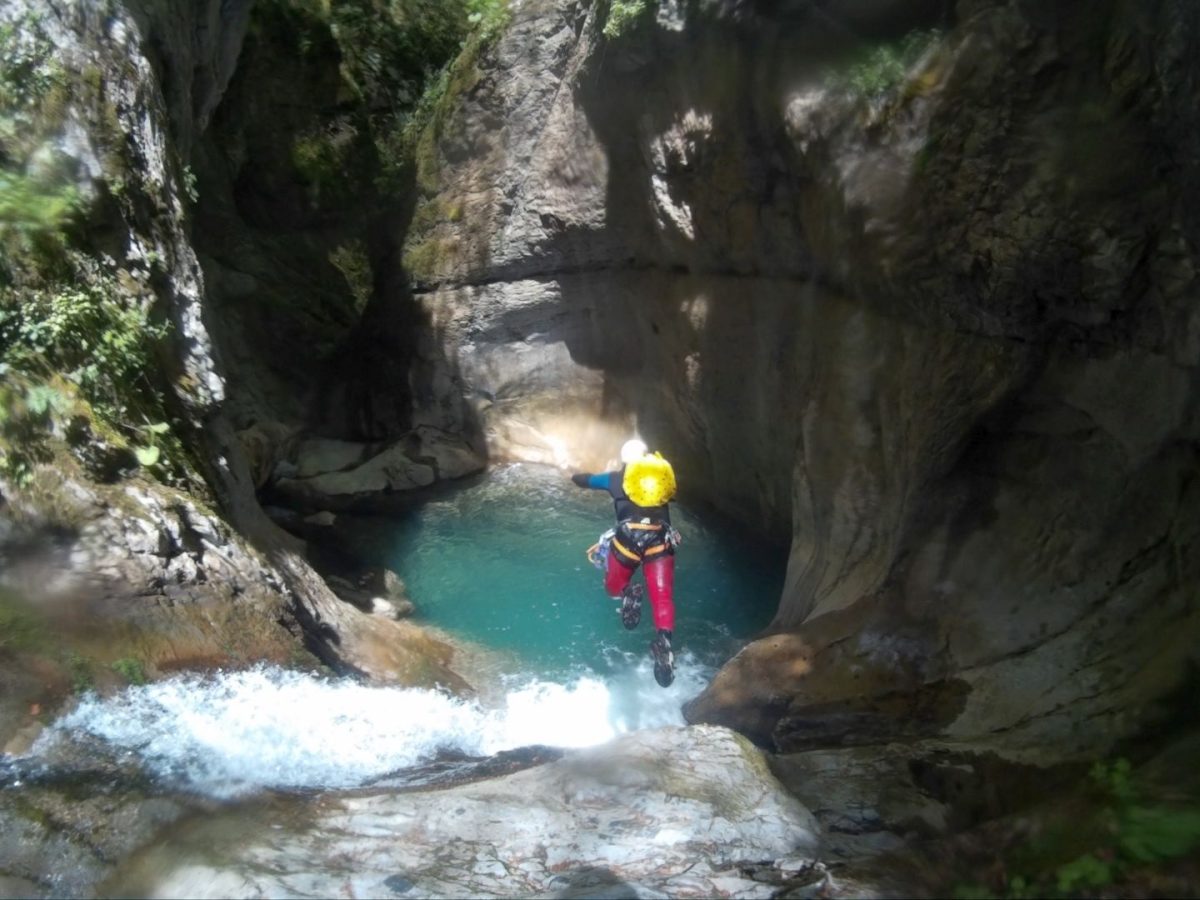 Pyrénées Aventures Nouvelles PAN - canyoning et spéléologie