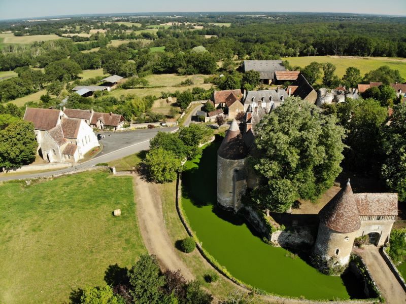 Le village de Lys Saint Georges